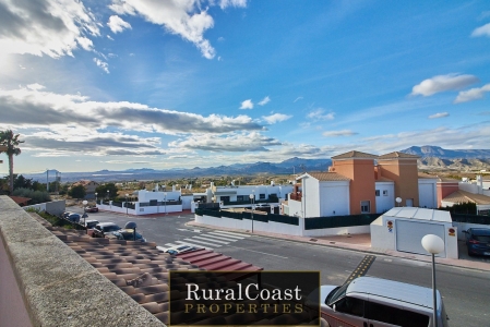 Beautiful townhouse with 1 bedroom, 1 bathroom and solarium with mountain views