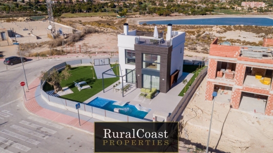 Detached property for sale with 118 m2 and 644m2 of plot, 3 rooms and 3 bathrooms, Swimming pool in Mutxamel