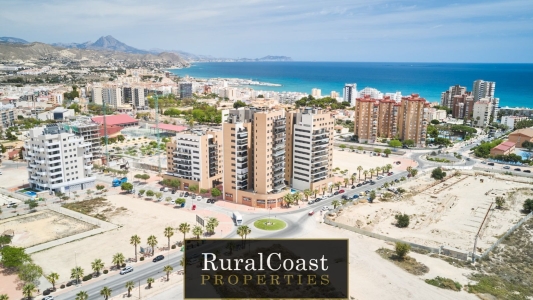 Spectacular luxury apartment in Campello of recent construction