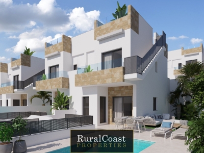 Fabulous townhouse in Polop. 3 bedrooms. 3 bathrooms. Private pool. Sea and mountain views