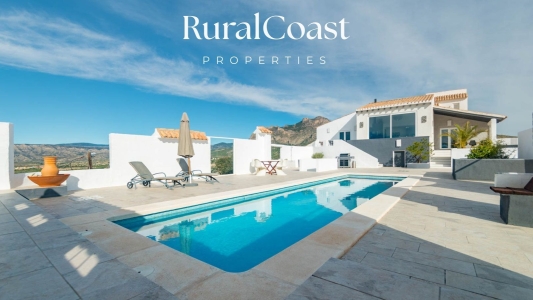 Unique 5 bed, 3 bathroom villa with 34,000m2 plot, swimming pool and unbeatable stunning views of the sea and mountains