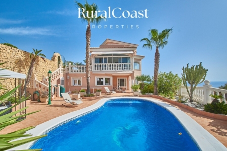 Magnificent Detached Villa in Coveta Fuma. 5 bedrooms. 4 bathrooms. Pool and sea views