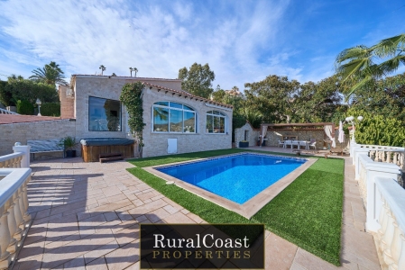 Charmante Villa mit Meerblick in Coveta fumá, El Campello