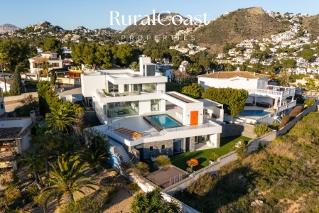 Exclusiva Villa de Lujo con Vistas al Mar en Venta en El Portet, Moraira