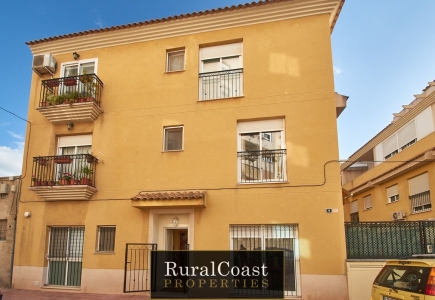 Spacieuse maison de ville à vendre avec 5 chambres sur Calle Daoiz y Velarde- San Vicente del Raspeig avec un garage + débarras