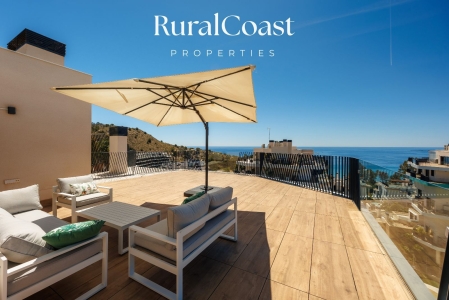 Exclusivo ático dúplex de lujo con impresionantes vistas al mar en Playa de Torres