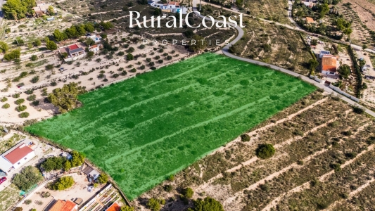 Parcela Rústica 11145 m2, Aïgues, 223m2 edificable, con agua y luz cerca.