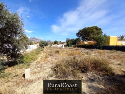Beautiful urban plot in Llano de los Pastores, Busot. Possibility to build. Water, electricity and mountain views