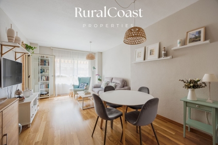 Luminoso piso de 2 dormitorios con urbanización completa frente al parque en PAU I.