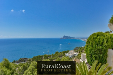 Exceptional luxury apartment in Altea Hills. 4 bedrooms. 3 bathrooms. Swimming pool with panoramic sea views