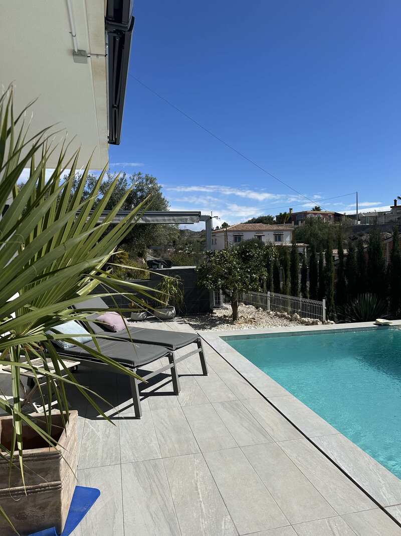 Mantenimiento de piscinas en su chalet de Alicante